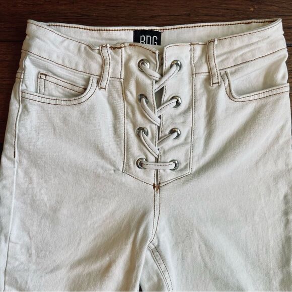 Urban Outfitters BDG Girlfriend High-Rise Lace-Up White Jeans - Picture 4 of 12
